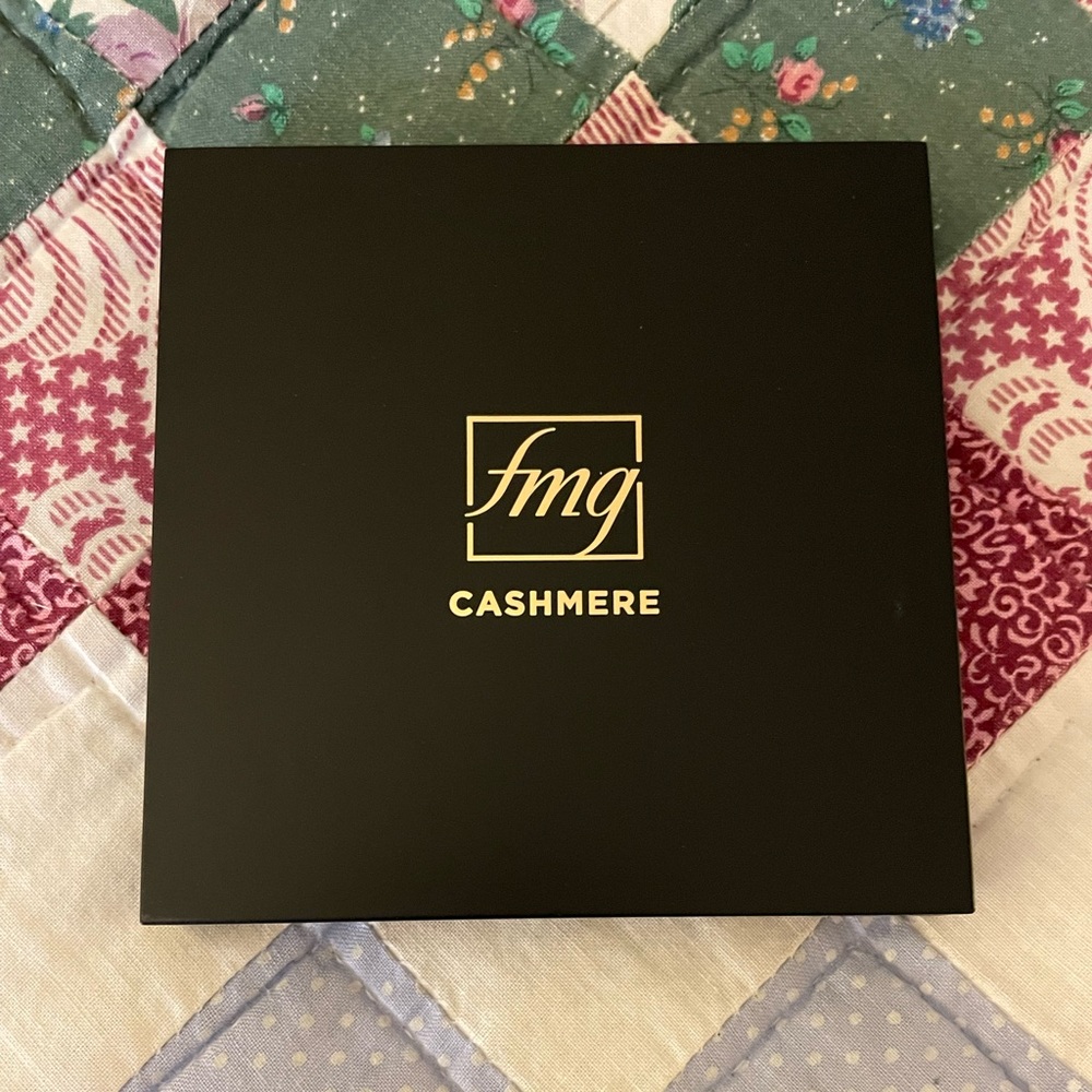 Avon FMG Cashmere Eyeshadow Palette